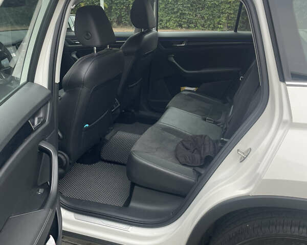 Белый Шкода Kodiaq, объемом двигателя 1.97 л и пробегом 28 тыс. км за 34000 $, фото 11 на Automoto.ua