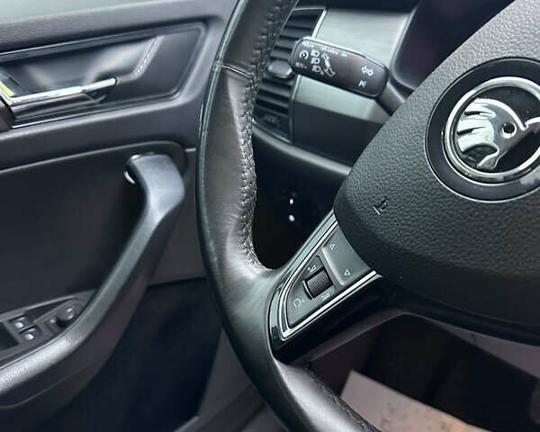 Білий Шкода Kodiaq, об'ємом двигуна 1.97 л та пробігом 200 тис. км за 24950 $, фото 26 на Automoto.ua