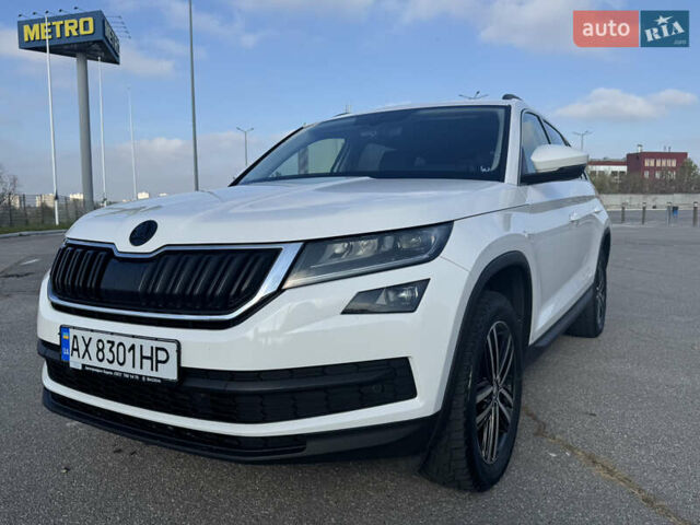Шкода Kodiaq 2019 у Харкові на Automoto.ua Білий Шкода Kodiaq, об'ємом двигуна 1.98 л та пробігом 99 тис. км за 29000 $, фото 1 на Automoto.ua