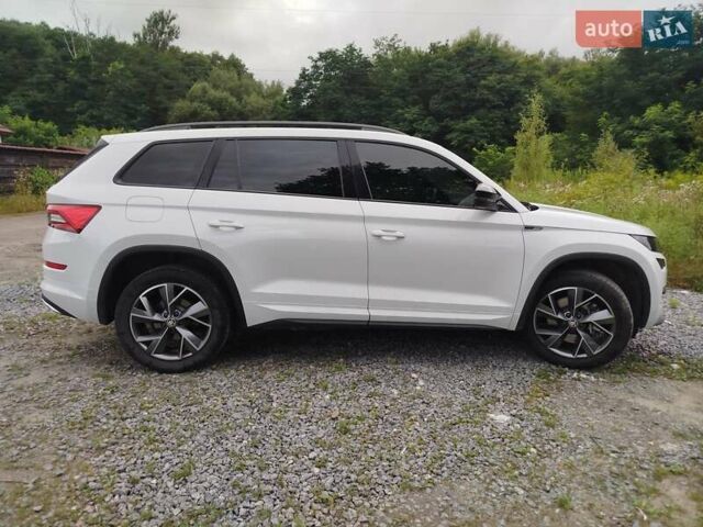 Белый Шкода Kodiaq, объемом двигателя 1.97 л и пробегом 159 тыс. км за 34900 $, фото 3 на Automoto.ua
