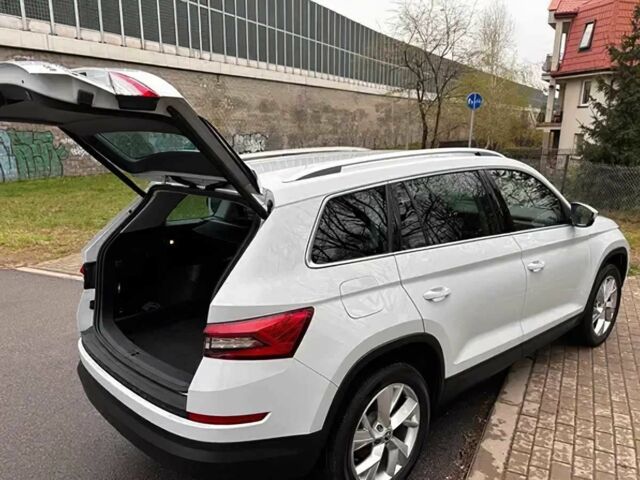 Белый Шкода Kodiaq, объемом двигателя 2 л и пробегом 51 тыс. км за 16000 $, фото 4 на Automoto.ua