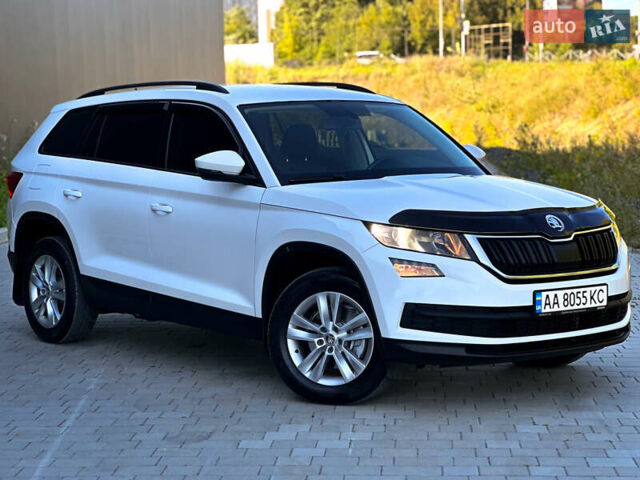 Белый Шкода Kodiaq, объемом двигателя 2 л и пробегом 186 тыс. км за 27777 $, фото 2 на Automoto.ua