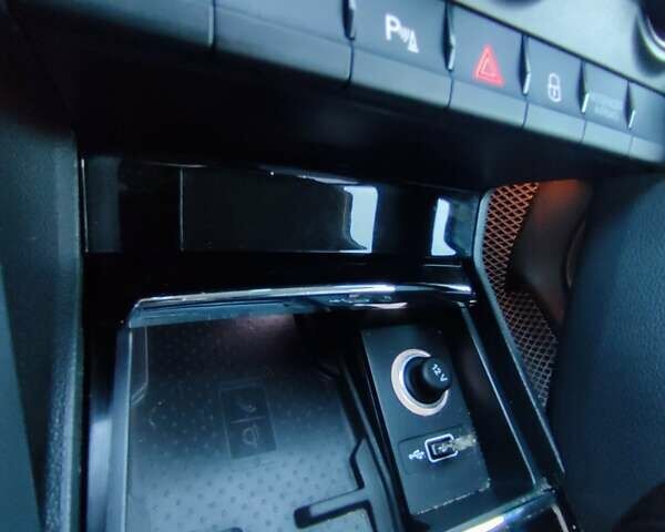 Білий Шкода Kodiaq, об'ємом двигуна 1.97 л та пробігом 215 тис. км за 27700 $, фото 40 на Automoto.ua
