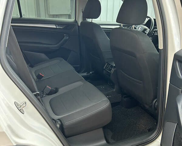 Белый Шкода Kodiaq, объемом двигателя 1.98 л и пробегом 98 тыс. км за 30200 $, фото 22 на Automoto.ua