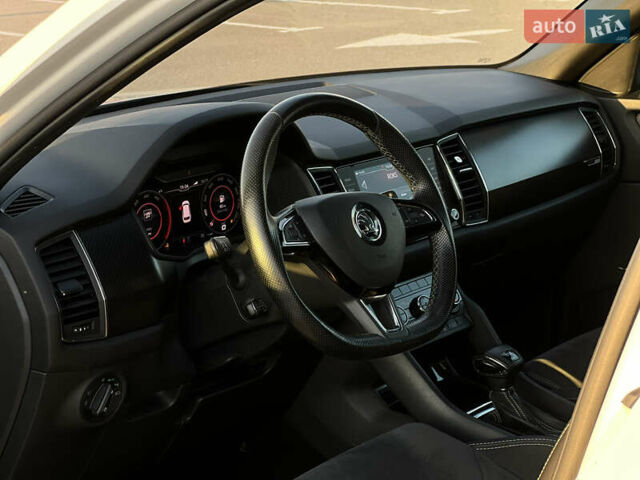 Білий Шкода Kodiaq, об'ємом двигуна 1.97 л та пробігом 205 тис. км за 30500 $, фото 5 на Automoto.ua