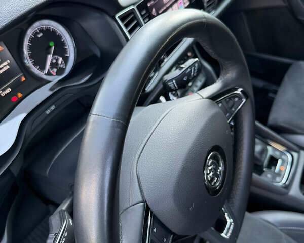 Белый Шкода Kodiaq, объемом двигателя 1.97 л и пробегом 170 тыс. км за 27200 $, фото 24 на Automoto.ua