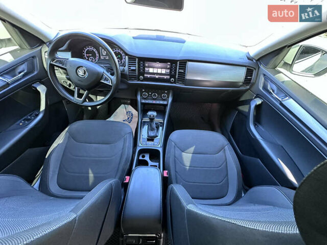 Белый Шкода Kodiaq, объемом двигателя 1.97 л и пробегом 200 тыс. км за 27000 $, фото 25 на Automoto.ua
