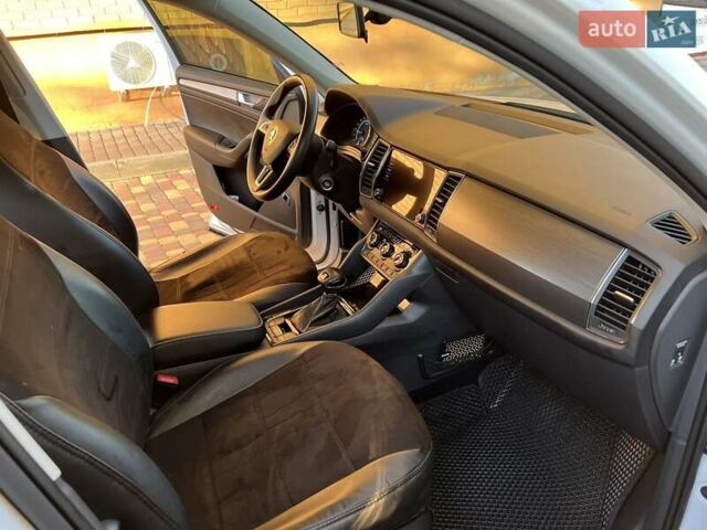 Белый Шкода Kodiaq, объемом двигателя 1.97 л и пробегом 118 тыс. км за 29700 $, фото 19 на Automoto.ua