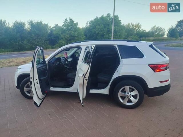 Білий Шкода Kodiaq, об'ємом двигуна 1.97 л та пробігом 215 тис. км за 27700 $, фото 10 на Automoto.ua