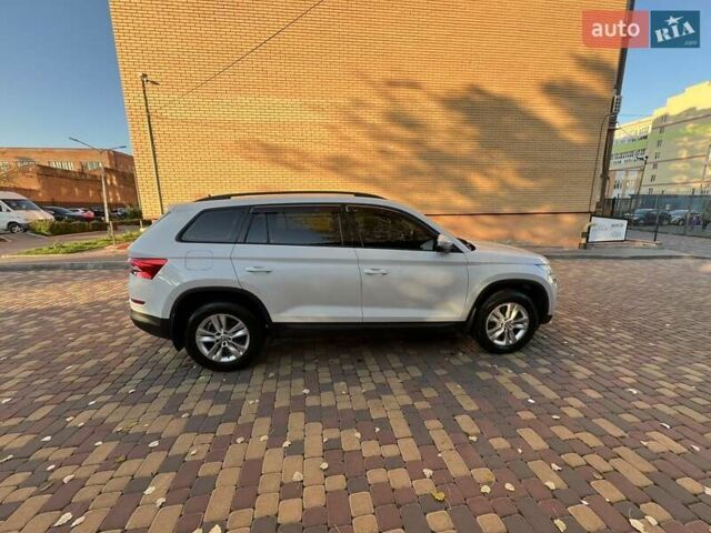 Белый Шкода Kodiaq, объемом двигателя 1.97 л и пробегом 118 тыс. км за 29700 $, фото 11 на Automoto.ua