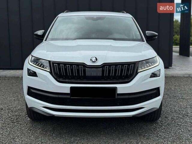 Белый Шкода Kodiaq, объемом двигателя 2 л и пробегом 137 тыс. км за 37600 $, фото 1 на Automoto.ua