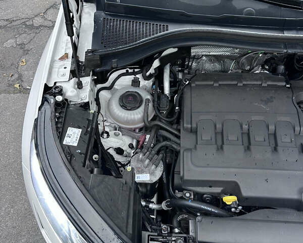 Білий Шкода Kodiaq, об'ємом двигуна 1.97 л та пробігом 200 тис. км за 24950 $, фото 32 на Automoto.ua