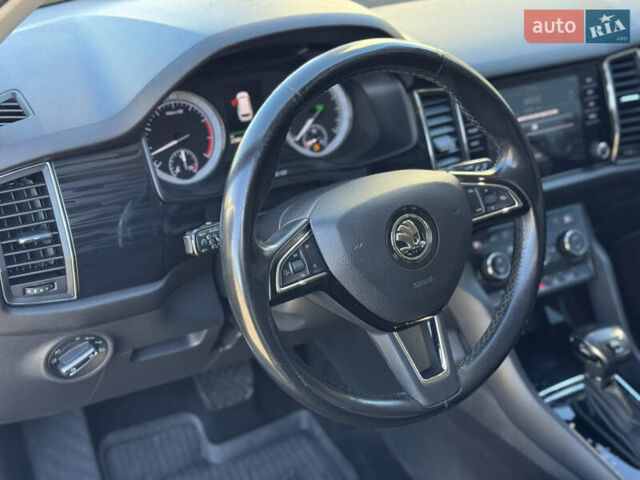 Белый Шкода Kodiaq, объемом двигателя 1.98 л и пробегом 238 тыс. км за 21500 $, фото 12 на Automoto.ua