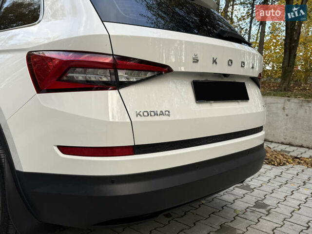 Білий Шкода Kodiaq, об'ємом двигуна 1.97 л та пробігом 79 тис. км за 31000 $, фото 17 на Automoto.ua