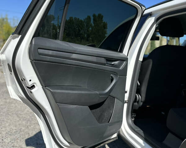 Белый Шкода Kodiaq, объемом двигателя 1.97 л и пробегом 200 тыс. км за 27000 $, фото 11 на Automoto.ua