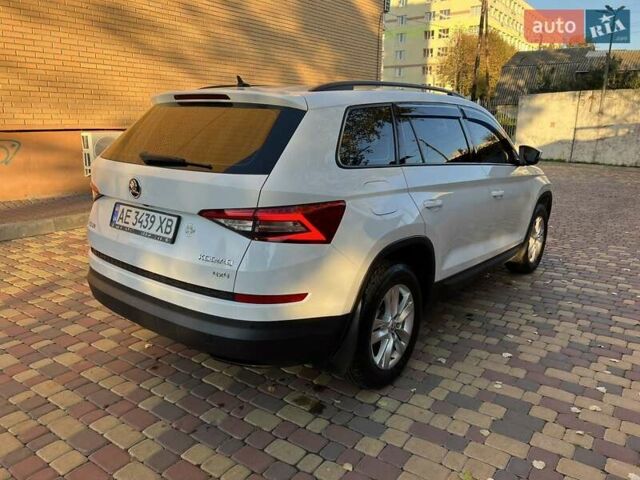 Белый Шкода Kodiaq, объемом двигателя 1.97 л и пробегом 118 тыс. км за 29700 $, фото 6 на Automoto.ua