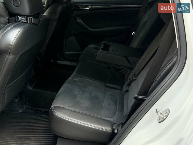 Білий Шкода Kodiaq, об'ємом двигуна 1.97 л та пробігом 79 тис. км за 31000 $, фото 4 на Automoto.ua