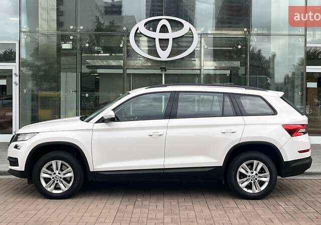Шкода Kodiaq 2020 в Киеве на Automoto.ua Белый Шкода Kodiaq, объемом двигателя 1.98 л и пробегом 84 тыс. км за 25273 $, фото 2 на Automoto.ua