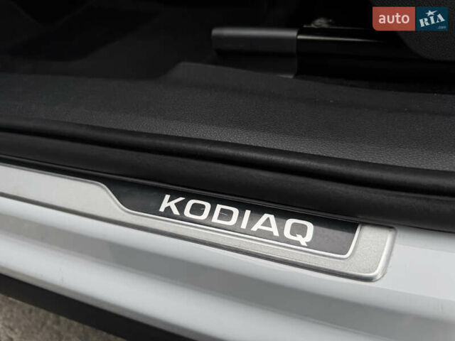 Белый Шкода Kodiaq, объемом двигателя 2 л и пробегом 153 тыс. км за 35600 $, фото 62 на Automoto.ua