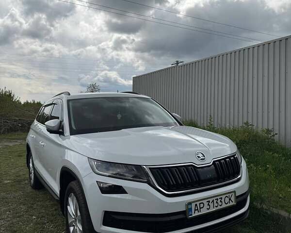 Белый Шкода Kodiaq, объемом двигателя 1.98 л и пробегом 33 тыс. км за 34500 $, фото 98 на Automoto.ua