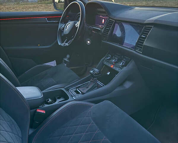 Білий Шкода Kodiaq, об'ємом двигуна 1.97 л та пробігом 160 тис. км за 39000 $, фото 6 на Automoto.ua