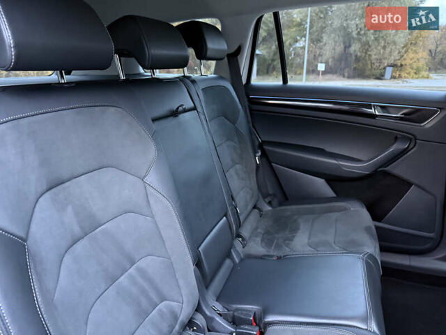 Белый Шкода Kodiaq, объемом двигателя 1.98 л и пробегом 95 тыс. км за 26699 $, фото 30 на Automoto.ua