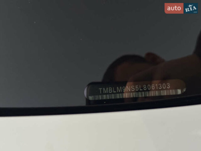 Белый Шкода Kodiaq, объемом двигателя 2 л и пробегом 195 тыс. км за 34999 $, фото 64 на Automoto.ua