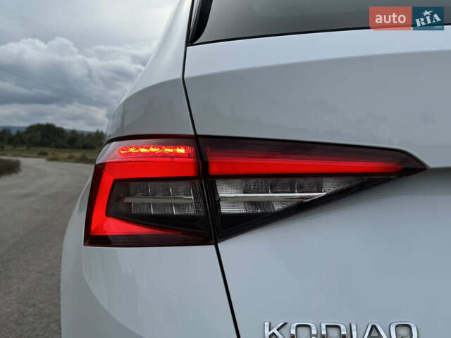 Белый Шкода Kodiaq, объемом двигателя 2 л и пробегом 153 тыс. км за 35600 $, фото 33 на Automoto.ua