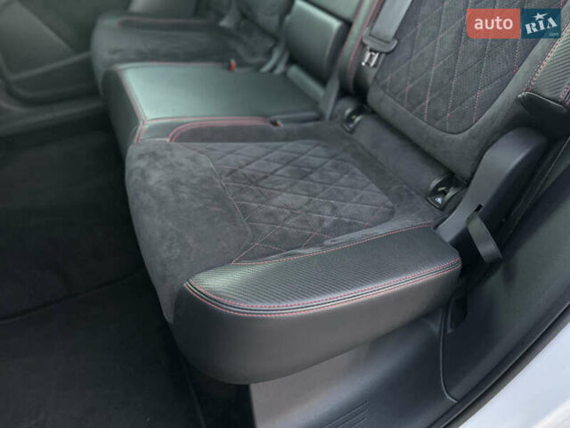 Белый Шкода Kodiaq, объемом двигателя 2 л и пробегом 195 тыс. км за 34999 $, фото 37 на Automoto.ua