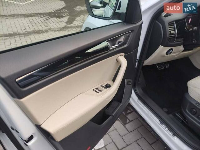 Білий Шкода Kodiaq, об'ємом двигуна 1.97 л та пробігом 190 тис. км за 30950 $, фото 27 на Automoto.ua