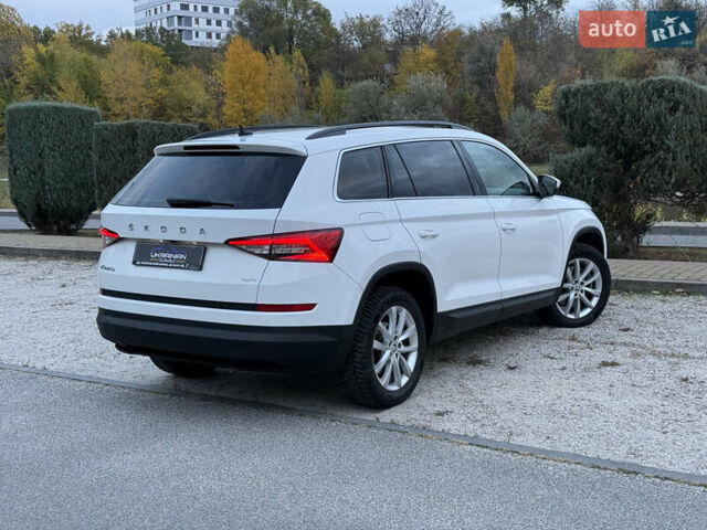 Белый Шкода Kodiaq, объемом двигателя 1.98 л и пробегом 95 тыс. км за 26699 $, фото 8 на Automoto.ua