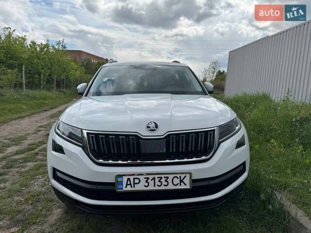 Белый Шкода Kodiaq, объемом двигателя 1.98 л и пробегом 33 тыс. км за 34500 $, фото 102 на Automoto.ua