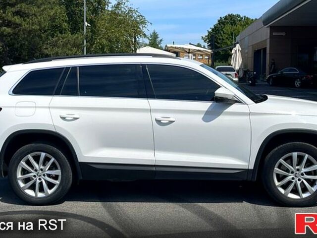 Шкода Kodiaq 2020 в Львове на Automoto.ua Белый Шкода Kodiaq, объемом двигателя 2 л и пробегом 73 тыс. км за 28900 $, фото 1 на Automoto.ua