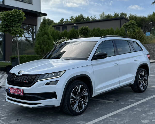 Шкода Kodiaq 2020 в Ужгороде на Automoto.ua Белый Шкода Kodiaq, объемом двигателя 2 л и пробегом 194 тыс. км за 34500 $, фото 6 на Automoto.ua
