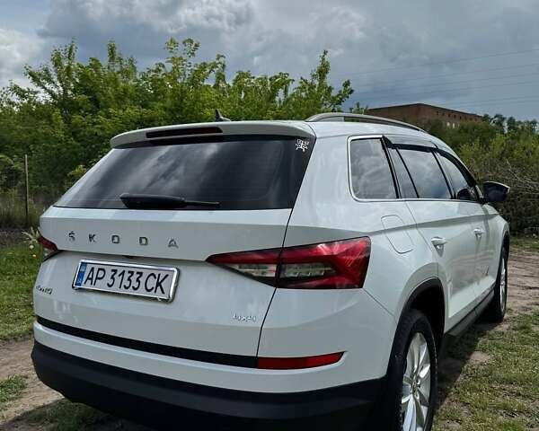 Белый Шкода Kodiaq, объемом двигателя 1.98 л и пробегом 33 тыс. км за 34500 $, фото 66 на Automoto.ua