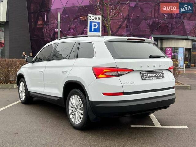 Білий Шкода Kodiaq, об'ємом двигуна 1.98 л та пробігом 75 тис. км за 29490 $, фото 4 на Automoto.ua