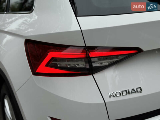 Белый Шкода Kodiaq, объемом двигателя 1.97 л и пробегом 237 тыс. км за 26500 $, фото 20 на Automoto.ua