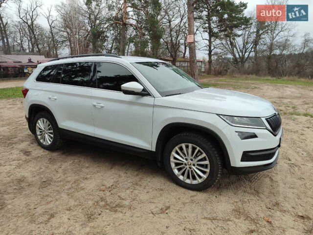 Белый Шкода Kodiaq, объемом двигателя 1.98 л и пробегом 74 тыс. км за 29500 $, фото 7 на Automoto.ua