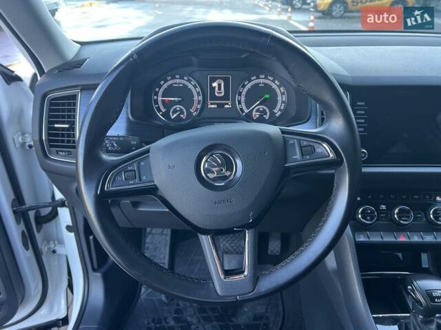 Белый Шкода Kodiaq, объемом двигателя 1.97 л и пробегом 219 тыс. км за 26200 $, фото 20 на Automoto.ua