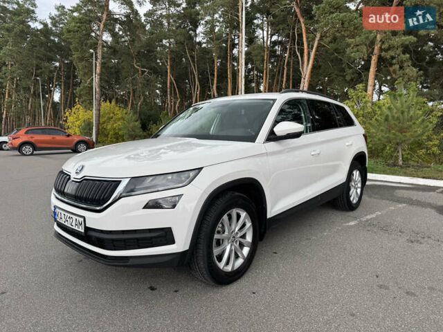 Белый Шкода Kodiaq, объемом двигателя 2 л и пробегом 225 тыс. км за 21800 $, фото 2 на Automoto.ua