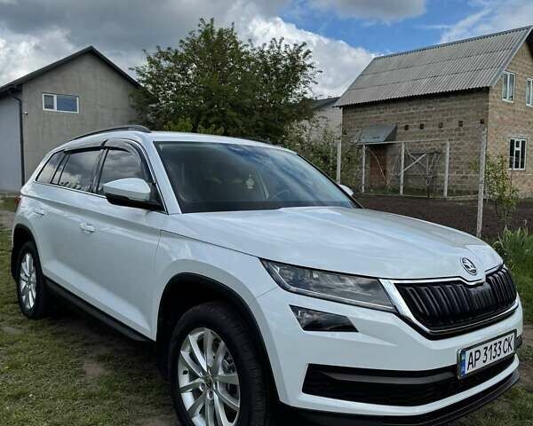Белый Шкода Kodiaq, объемом двигателя 1.98 л и пробегом 33 тыс. км за 34500 $, фото 61 на Automoto.ua