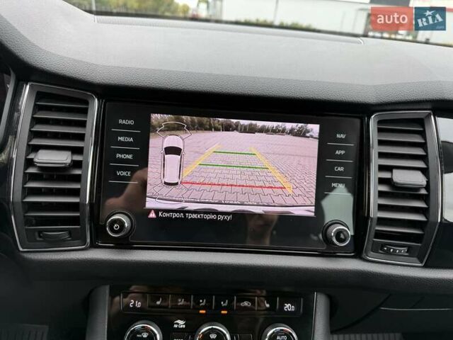 Белый Шкода Kodiaq, объемом двигателя 1.98 л и пробегом 56 тыс. км за 30500 $, фото 105 на Automoto.ua