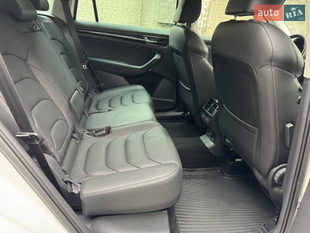 Белый Шкода Kodiaq, объемом двигателя 1.97 л и пробегом 237 тыс. км за 26500 $, фото 67 на Automoto.ua