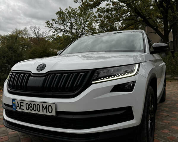 Белый Шкода Kodiaq, объемом двигателя 1.98 л и пробегом 113 тыс. км за 32000 $, фото 7 на Automoto.ua