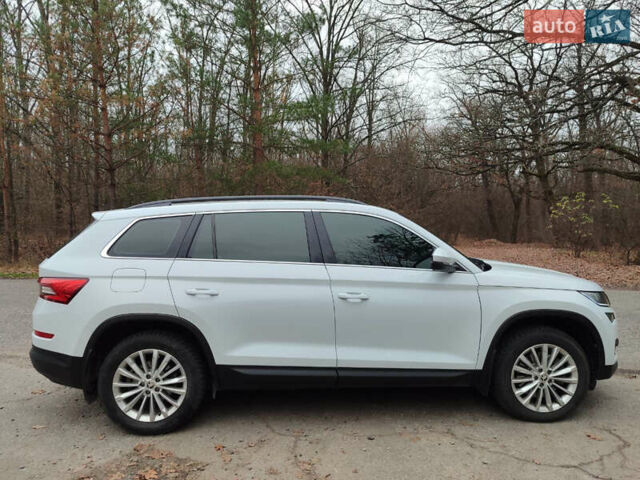 Белый Шкода Kodiaq, объемом двигателя 1.98 л и пробегом 74 тыс. км за 29500 $, фото 4 на Automoto.ua