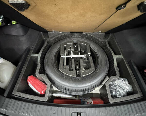 Белый Шкода Kodiaq, объемом двигателя 1.98 л и пробегом 90 тыс. км за 30500 $, фото 11 на Automoto.ua