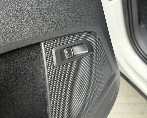 Белый Шкода Kodiaq, объемом двигателя 1.97 л и пробегом 164 тыс. км за 29990 $, фото 20 на Automoto.ua