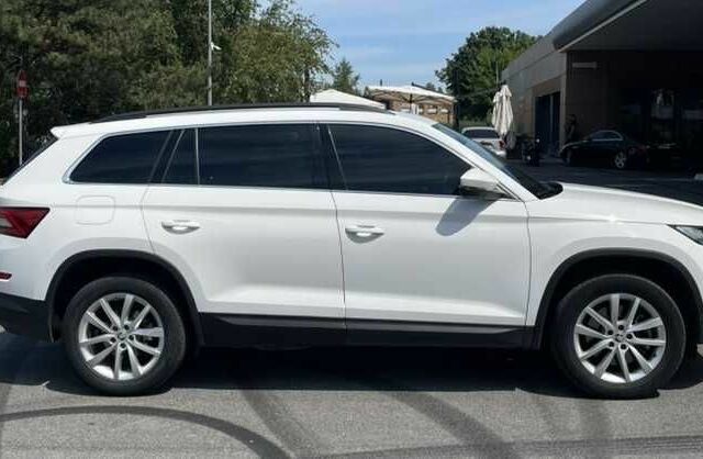 Шкода Kodiaq 2020 в Львове на Automoto.ua Белый Шкода Kodiaq, объемом двигателя 1.98 л и пробегом 73 тыс. км за 28900 $, фото 1 на Automoto.ua