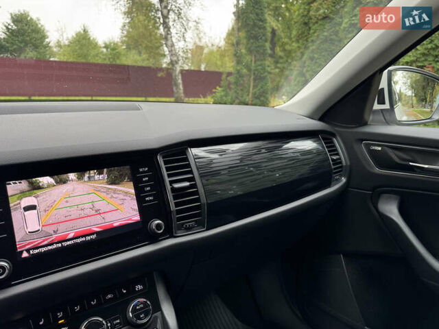 Белый Шкода Kodiaq, объемом двигателя 1.97 л и пробегом 237 тыс. км за 26500 $, фото 56 на Automoto.ua