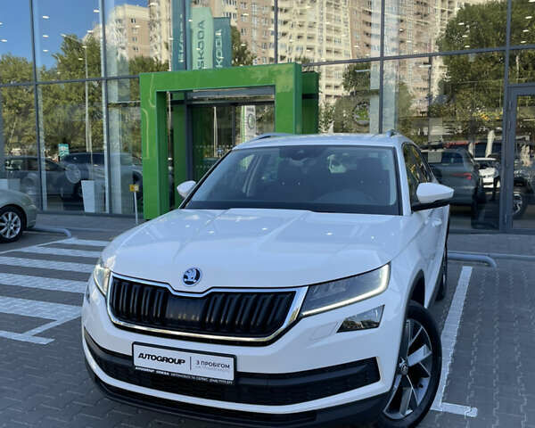 Белый Шкода Kodiaq, объемом двигателя 1.97 л и пробегом 200 тыс. км за 27500 $, фото 6 на Automoto.ua